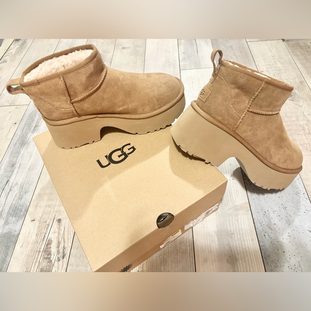 NWT UGG Classic Ultra Mini New Heights Boots Chestnut Platform Heel 9 BRAND NEW